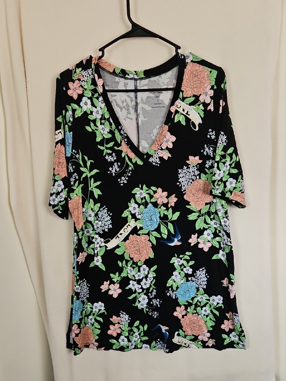 torrid Black Floral V-Neck Short Sleeve Top